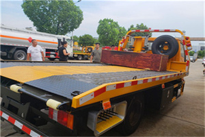 临桂附近拖车电话号码服务